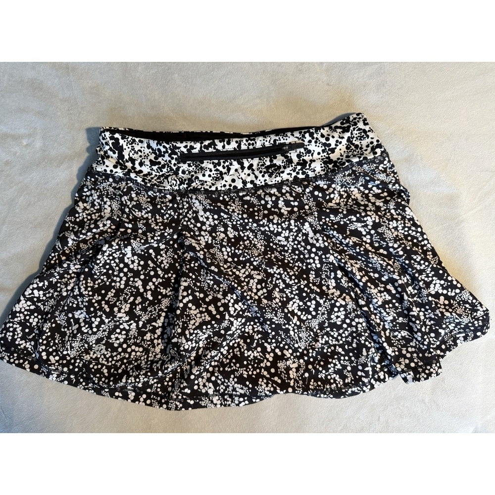 lululemon pace rival skirt size 4 (Black & White)